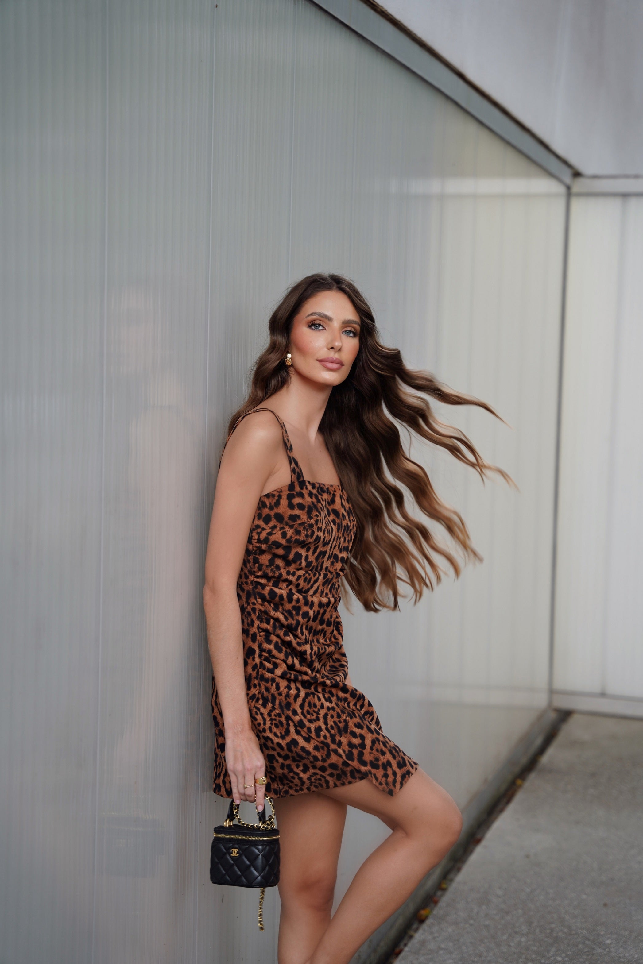 Vestido alfaiataria animal print